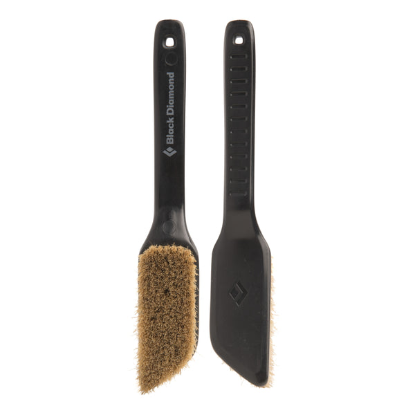 Black Diamond Bouldering Brush Medium — tapered boar hair brush in black