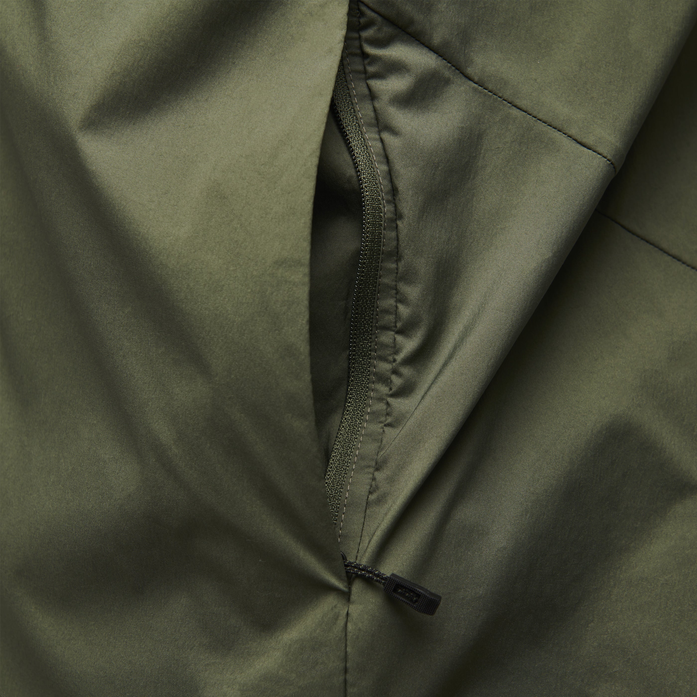 //blackdiamondequipment.com/cdn/shop/files/745052_3010_M_ALPINE_START_INSULATED_HOODY_Tundra_07