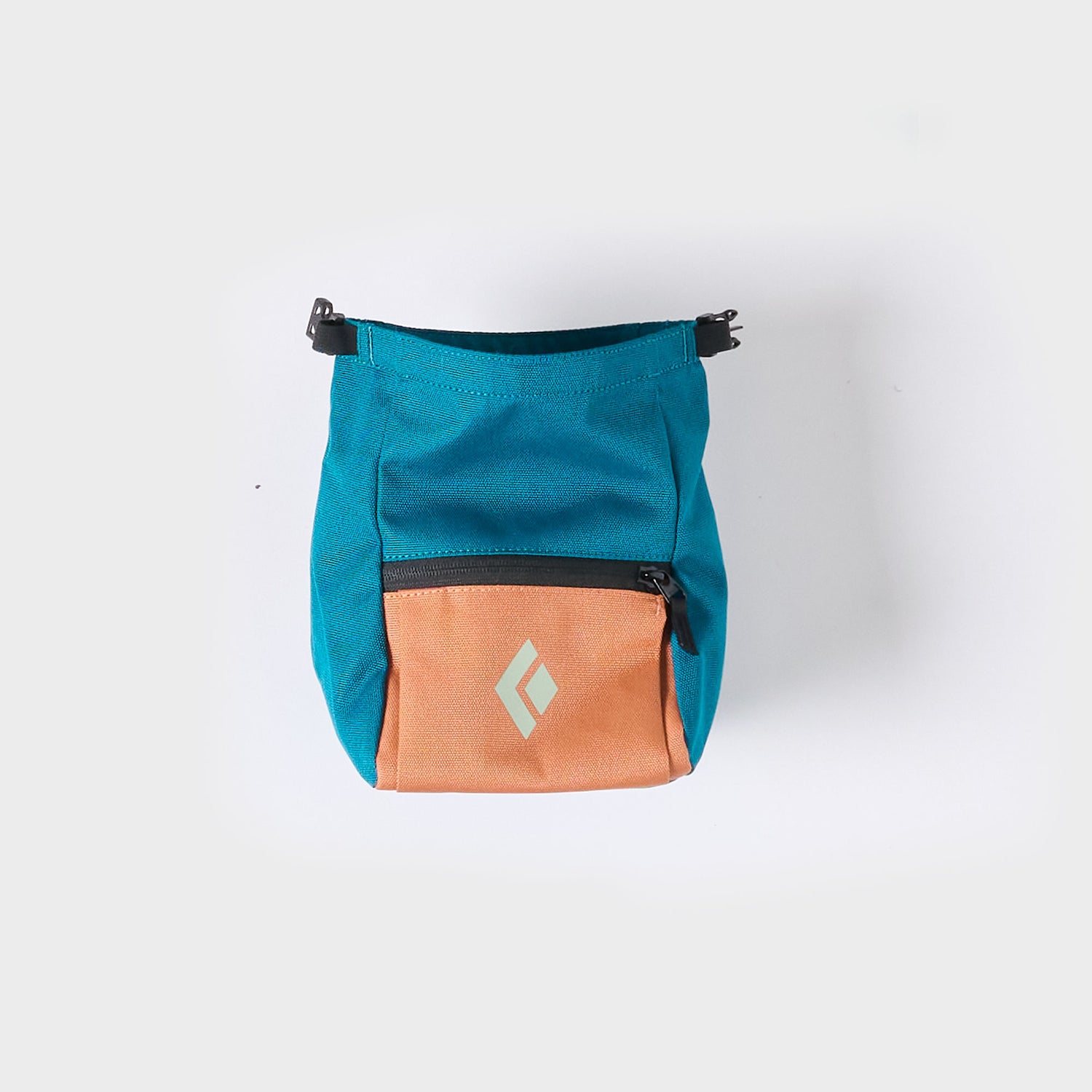 //blackdiamondequipment.com/cdn/shop/files/Monditio_Chalk_Bucket_2000x2000px