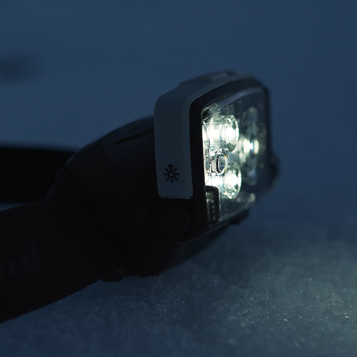 The Distance 1100 headlamp on the snow. 